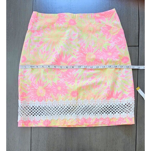 Lilly Pulitzer Corrie Mini Skirt Size 2 Lined Sunkissed Print Crochet Trim - Picture 4 of 12